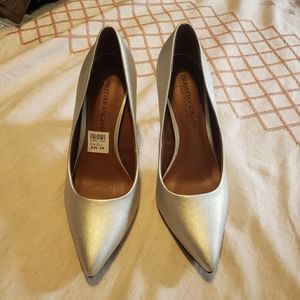 NWT Christian Siriano Silver Pumps 7.5